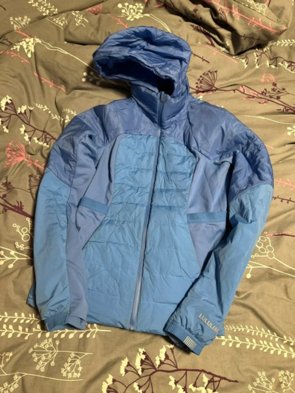 Lululemon size 6 Down for it all jacket